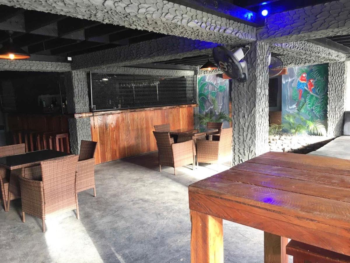 Nausori Airport Hotel Екстер'єр фото